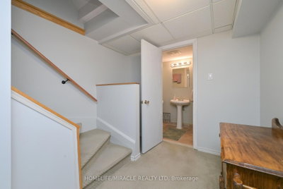 121 Falconer Mississauga,ON L5N 2K8 — Photo 21