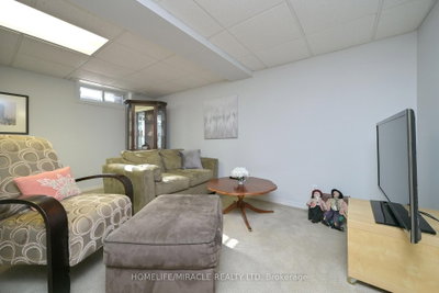 121 Falconer Mississauga,ON L5N 2K8 — Photo 23