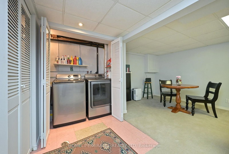 121 Falconer Mississauga,ON L5N 2K8 — Photo 27