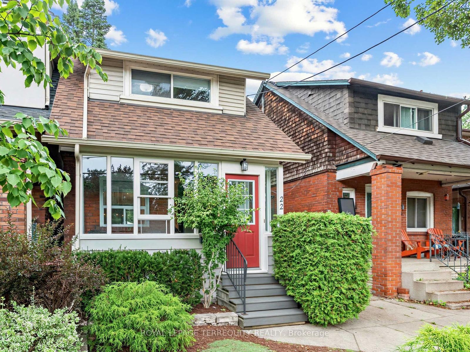 22 Montye Avenue • Toronto, ON photo 2