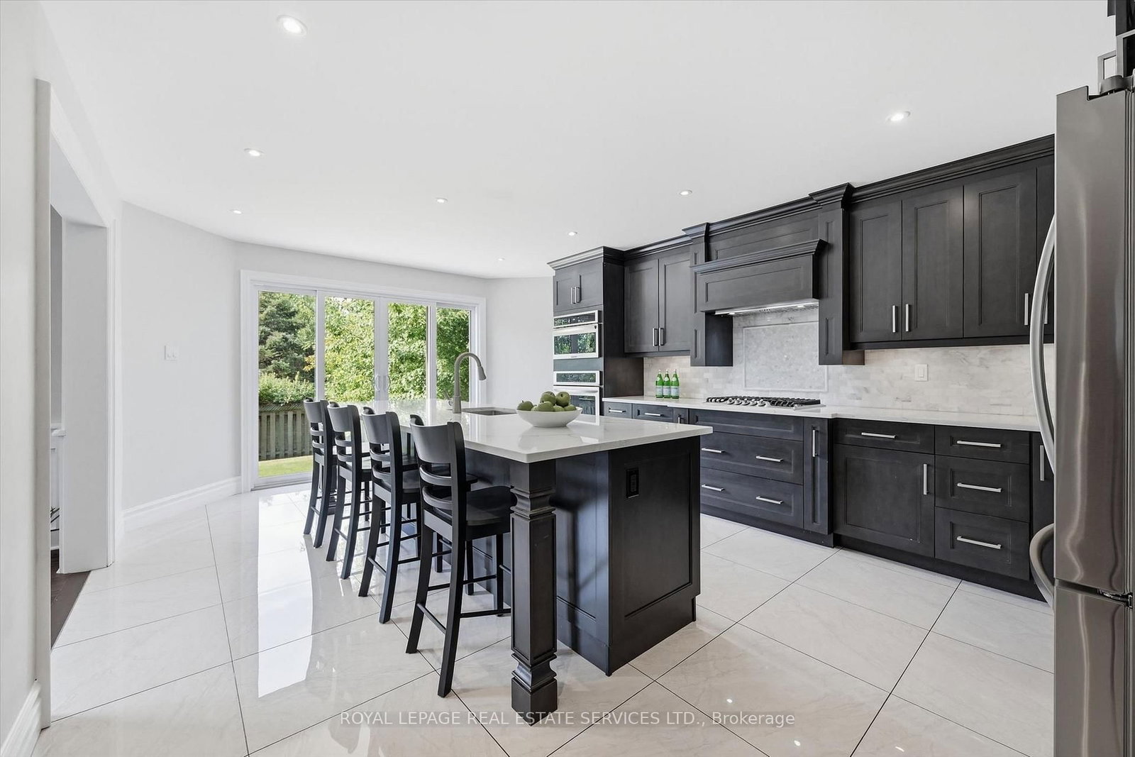 1170 Giles Gate • Oakville, ON photo 11
