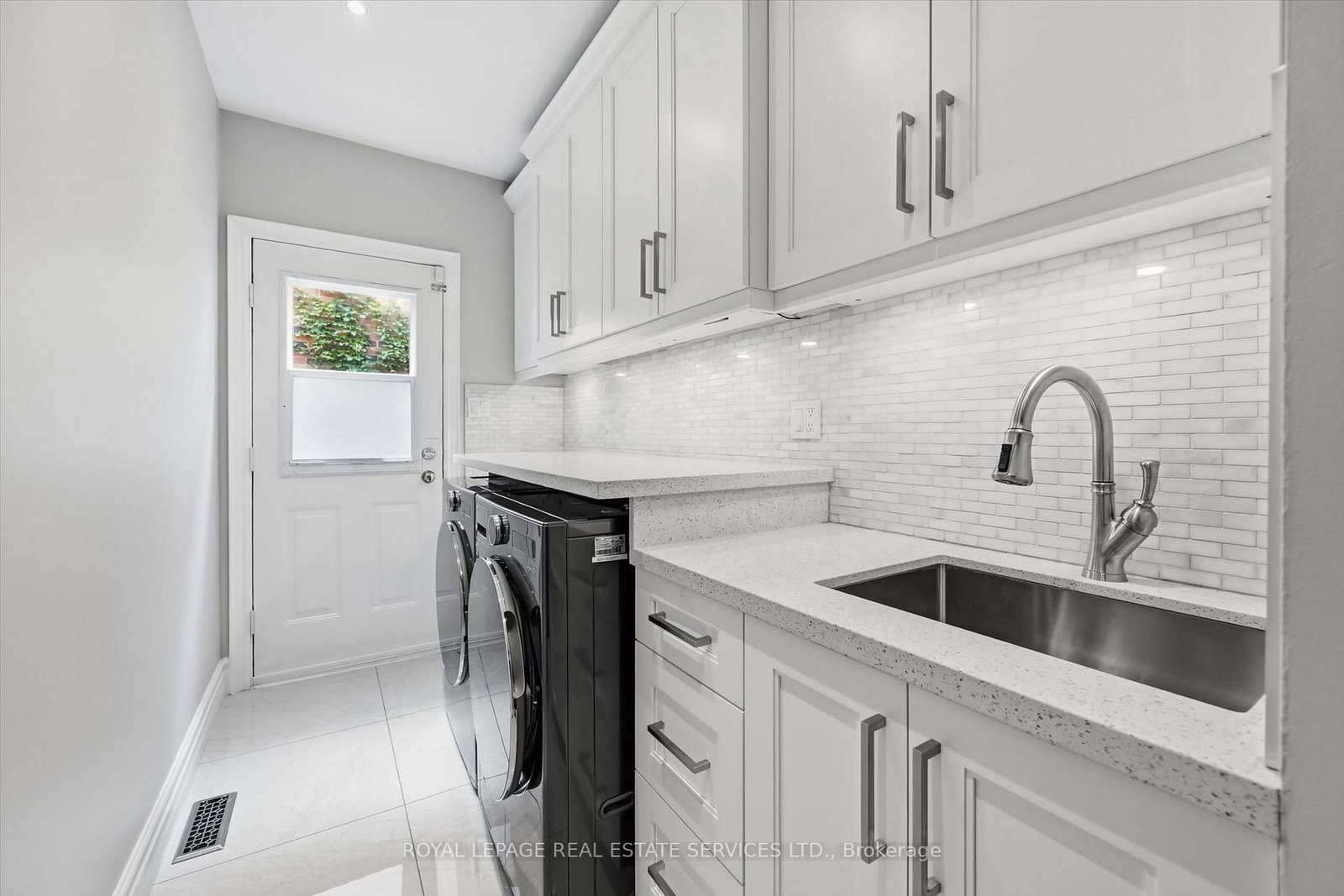 1170 Giles Gate • Oakville, ON photo 23