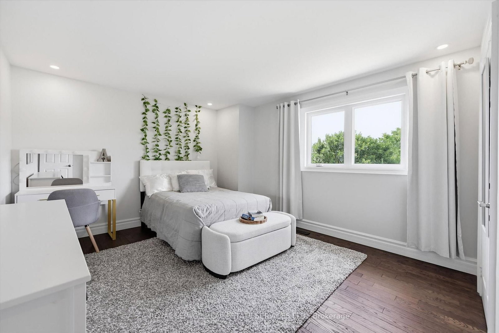 1170 Giles Gate • Oakville, ON photo 32