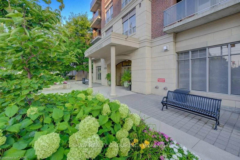 309 - 4196 Dundas Street