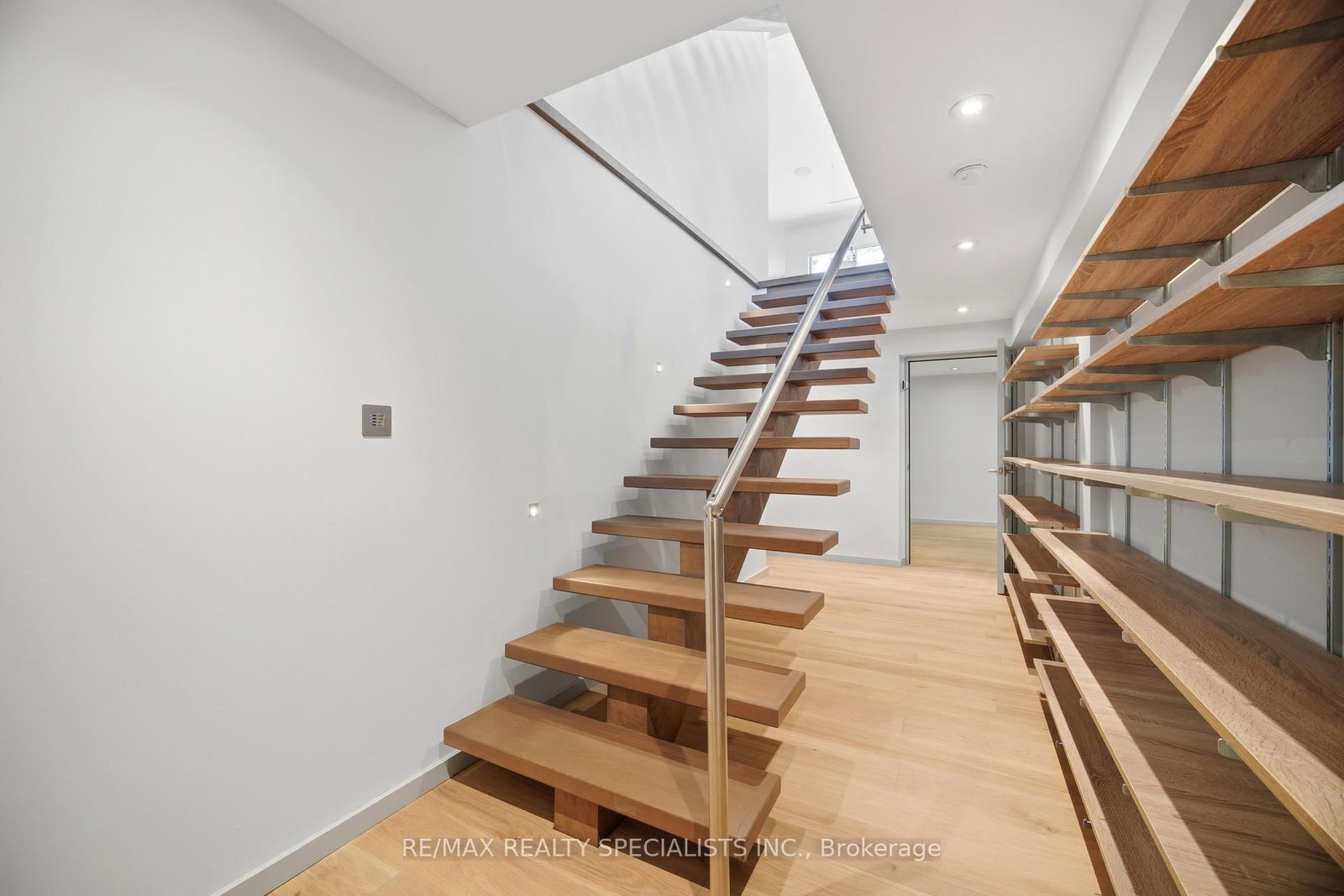 870 Hollowtree Crescent • Mississauga, ON photo 31