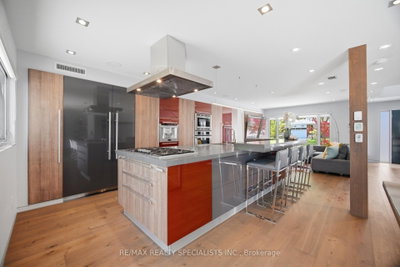 870 Hollowtree Crescent • Mississauga, ON photo 8