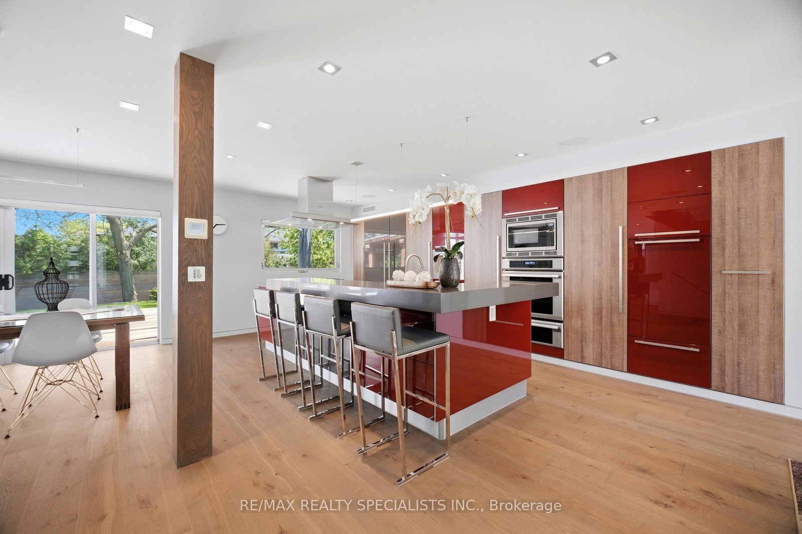 870 Hollowtree Crescent • Mississauga, ON photo 9