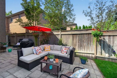 2123 Summer Heights Trail • Oakville, ON photo 3