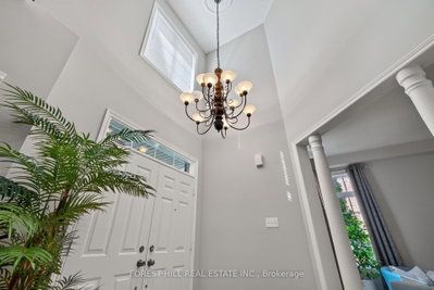 2123 Summer Heights Trail • Oakville, ON photo 8