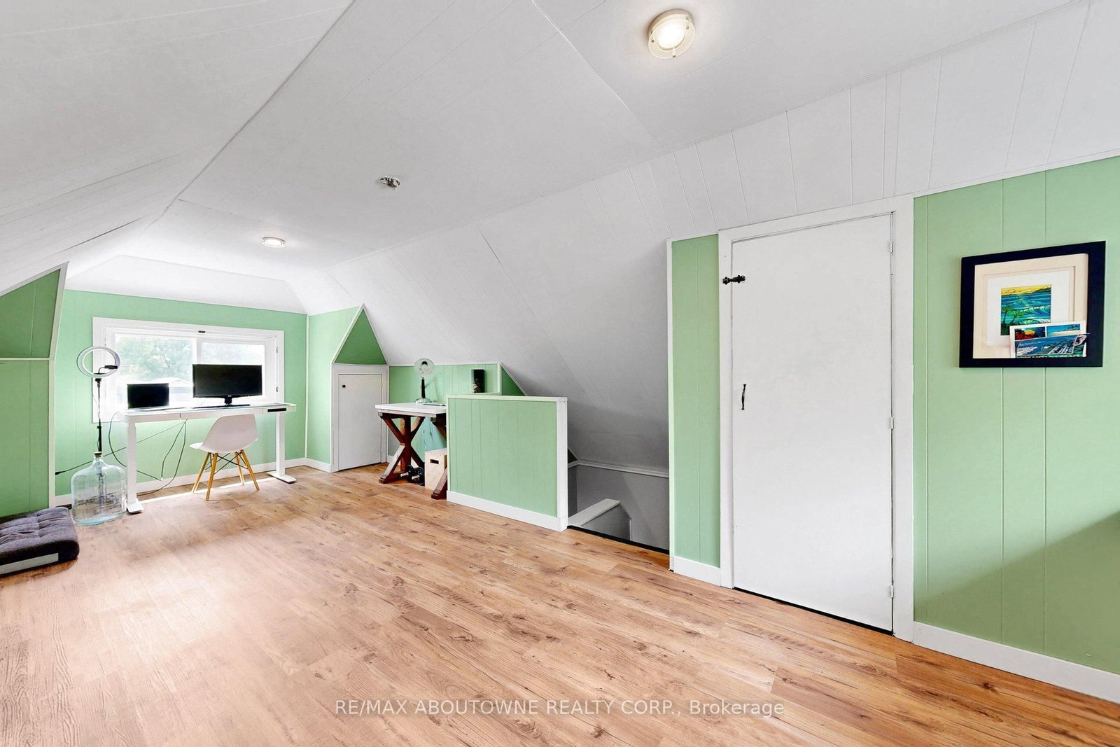 976 Lasalle Park Road • Burlington, ON photo 34