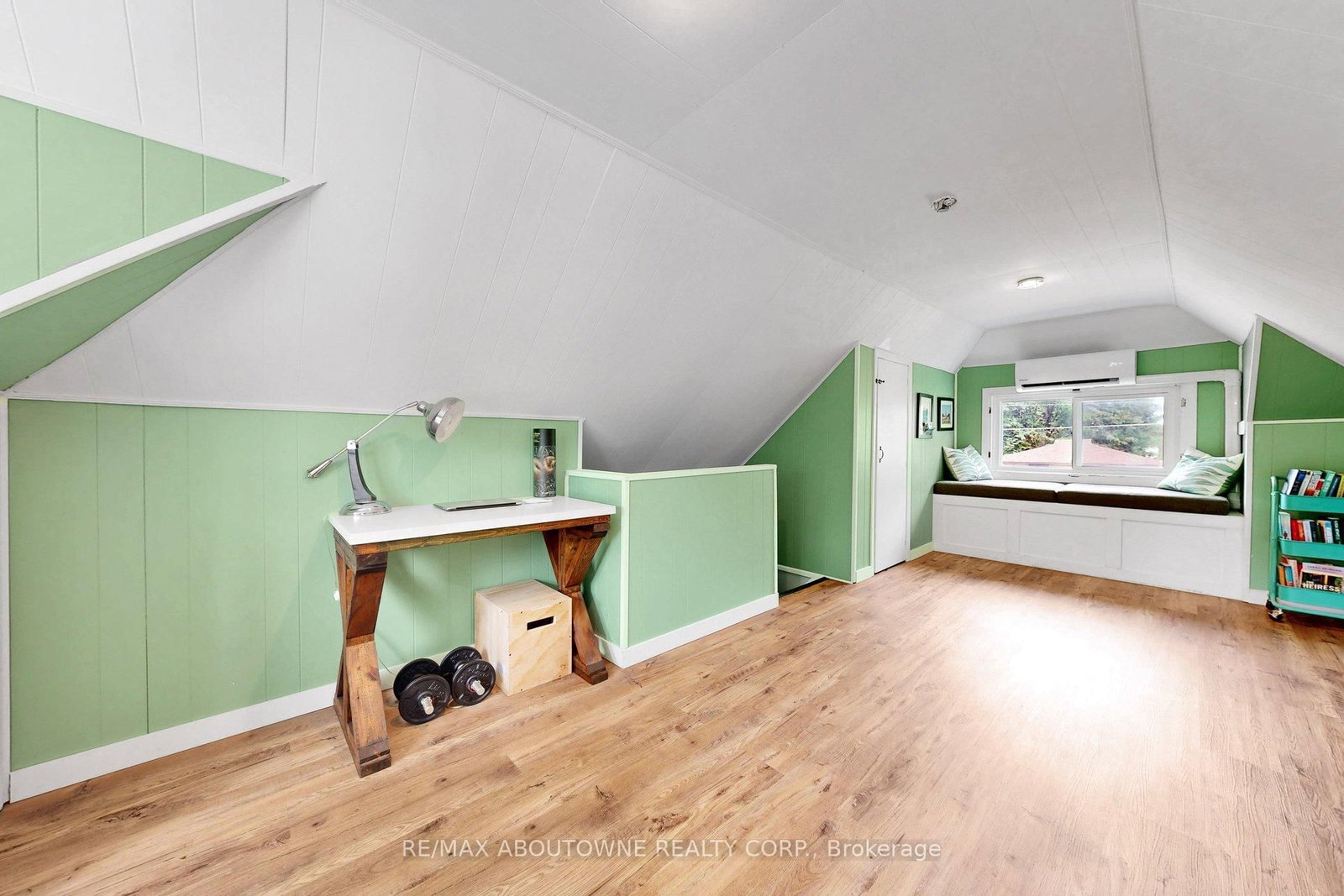 976 Lasalle Park Road • Burlington, ON photo 36