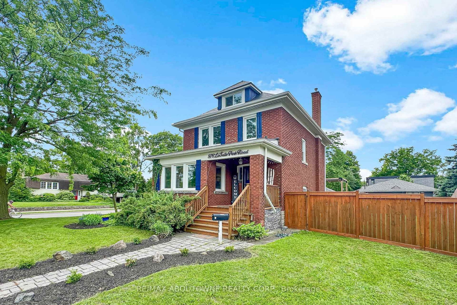 976 Lasalle Park Road • Burlington, ON photo 4