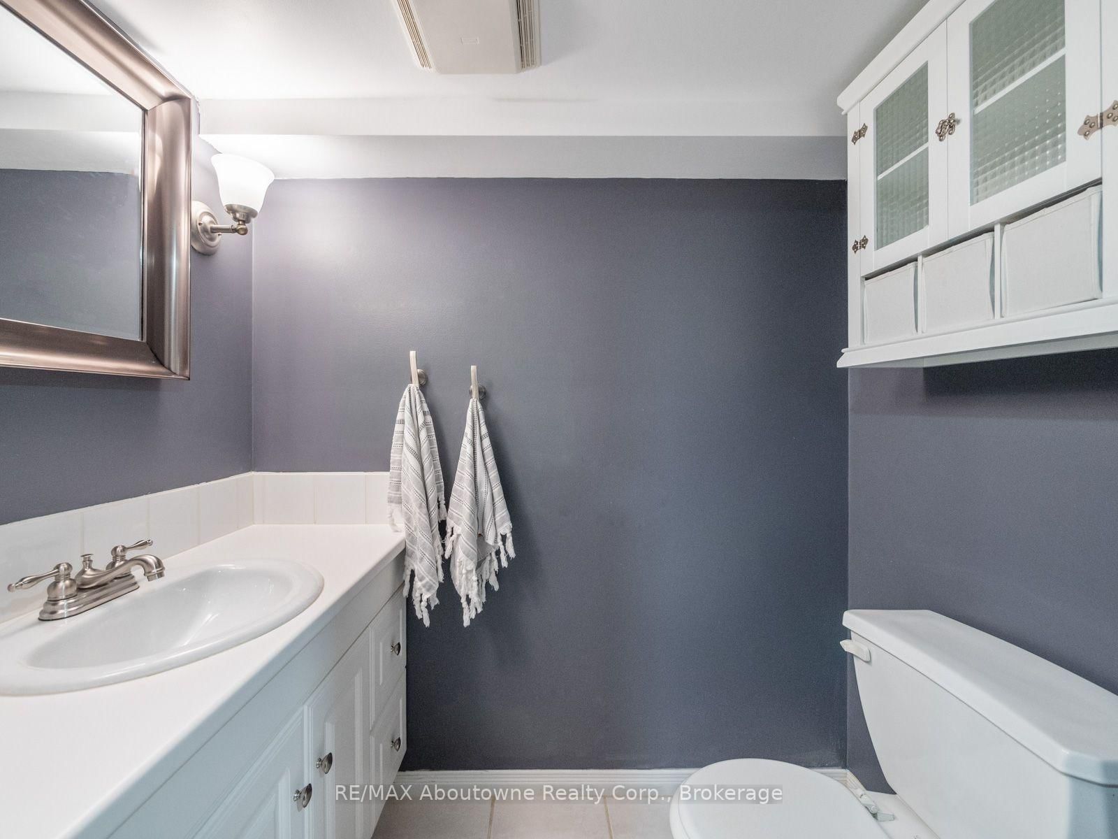 938 King Road • Burlington, ON photo 30