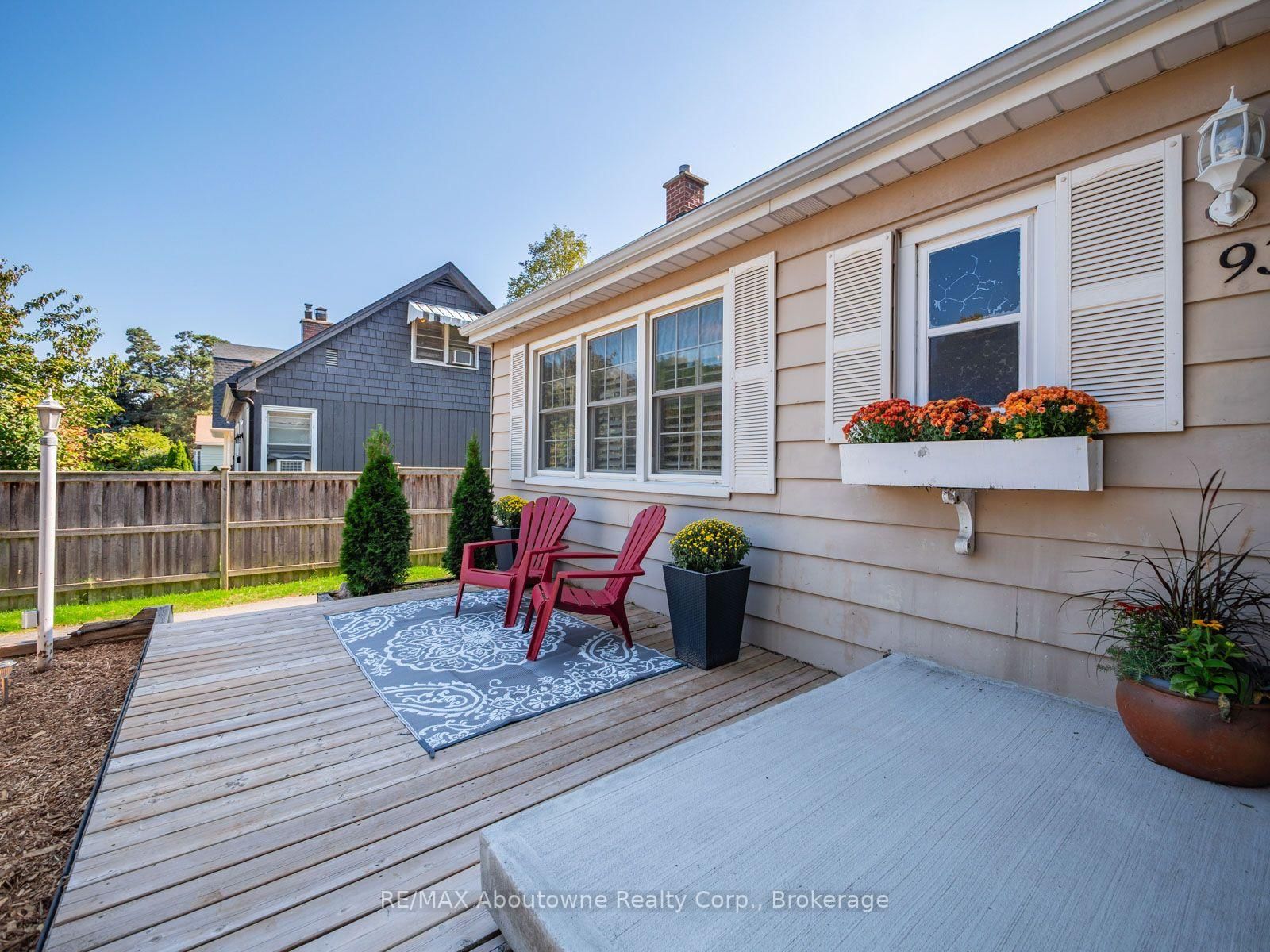 938 King Road • Burlington, ON photo 8