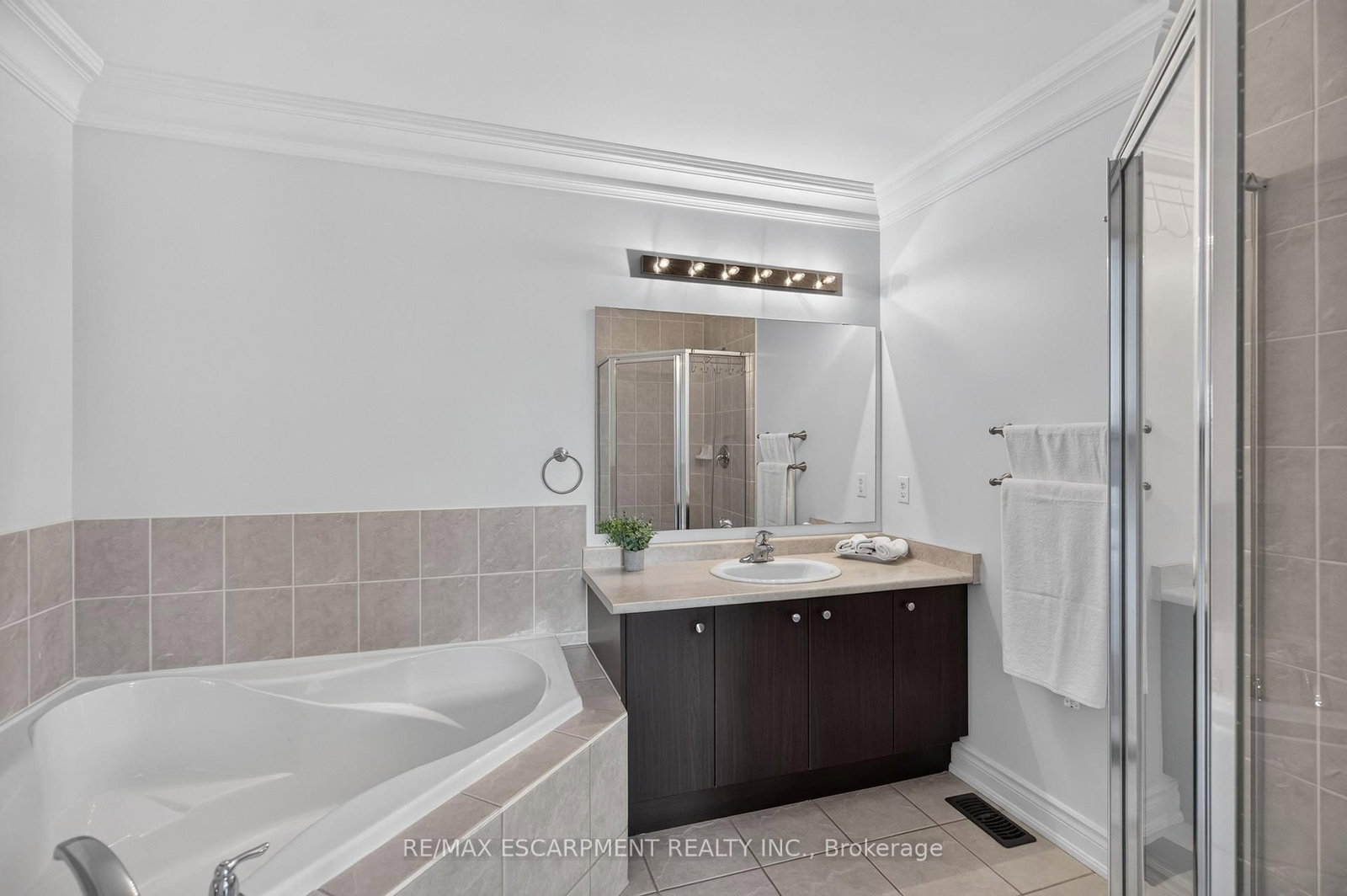 651 Farmstead Drive • #93 • Milton, ON photo 20