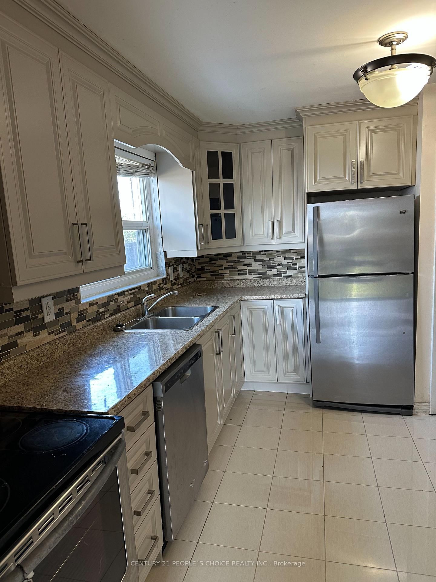 Upper - 72 Cathcart Crescent, Brampton 2