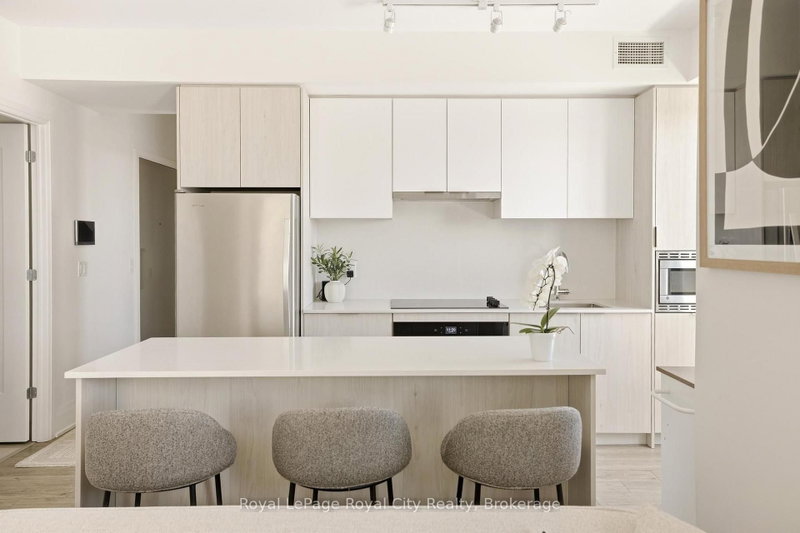 604 - 3071 Trafalgar Road