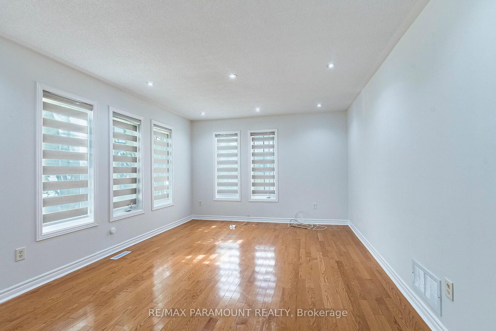 22 Checkerberry Crescent • Brampton, ON photo 8