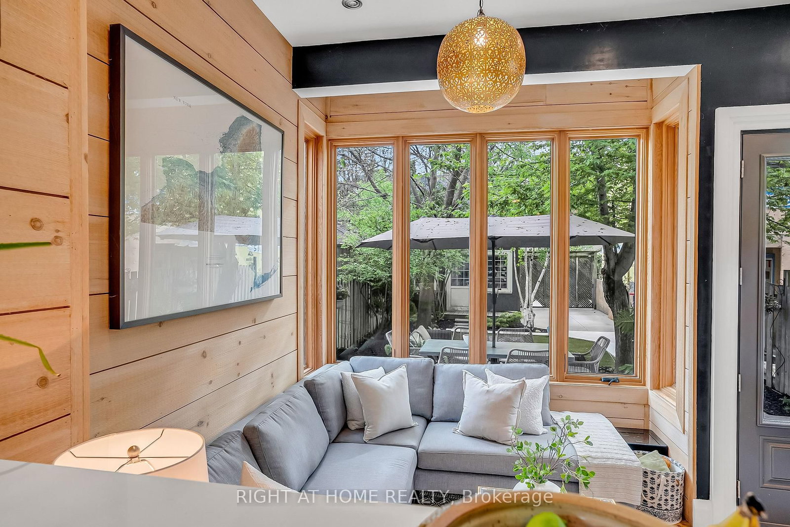 118 Lansdowne Avenue • Toronto, ON photo 15
