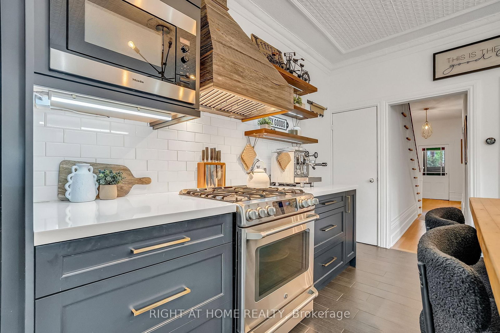 118 Lansdowne Avenue • Toronto, ON photo 4