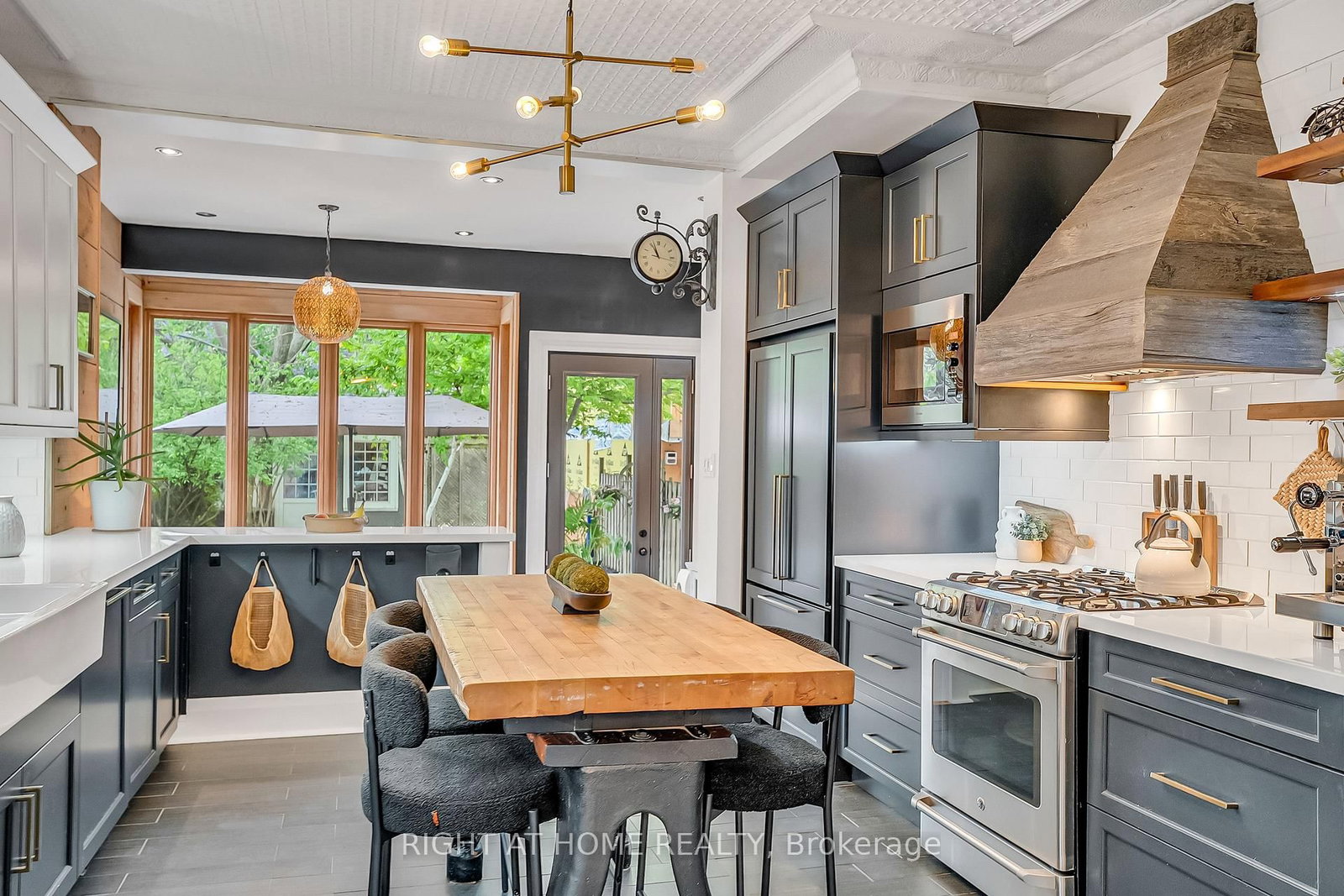 118 Lansdowne Avenue • Toronto, ON photo 5