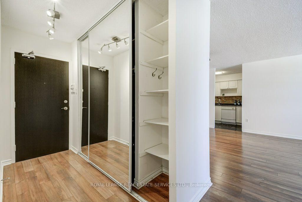 212 Kerr Street • #404 • Oakville, ON photo 12