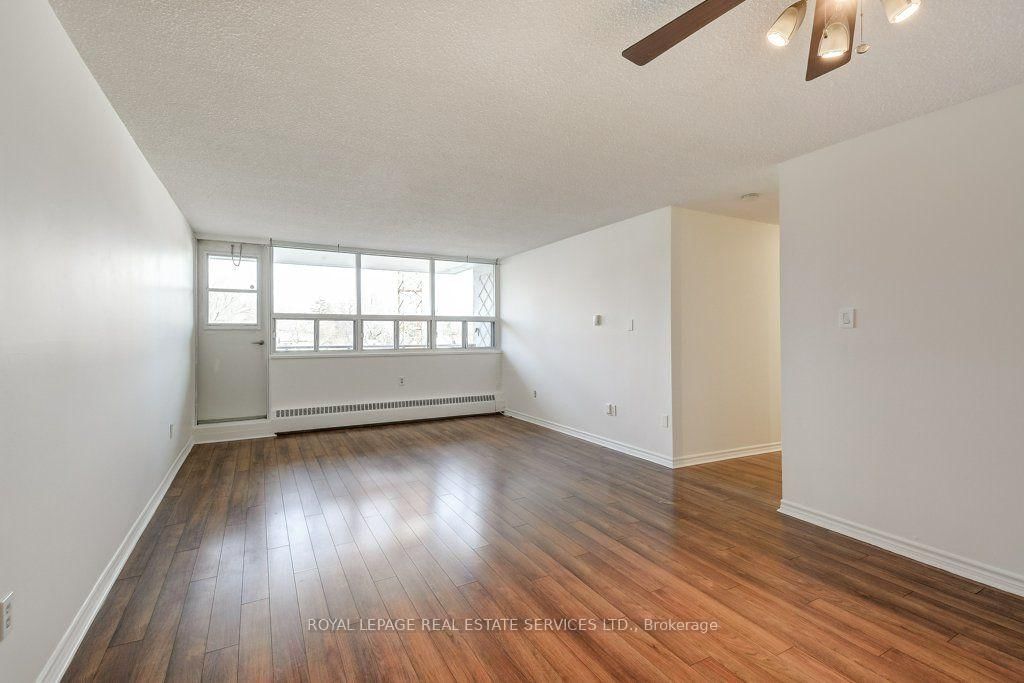 212 Kerr Street • #404 • Oakville, ON photo 14