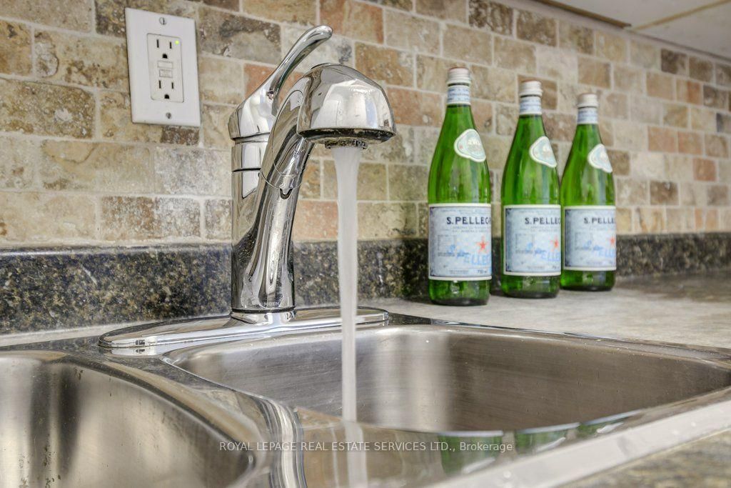 212 Kerr Street • #404 • Oakville, ON photo 19
