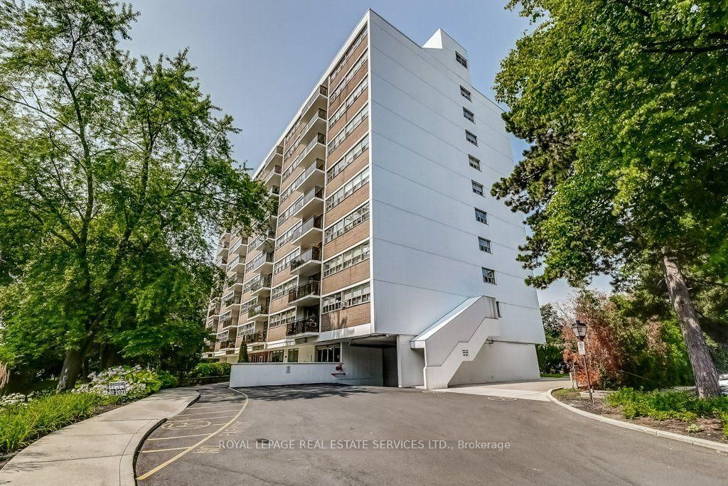 212 Kerr Street • #404 • Oakville, ON photo 2