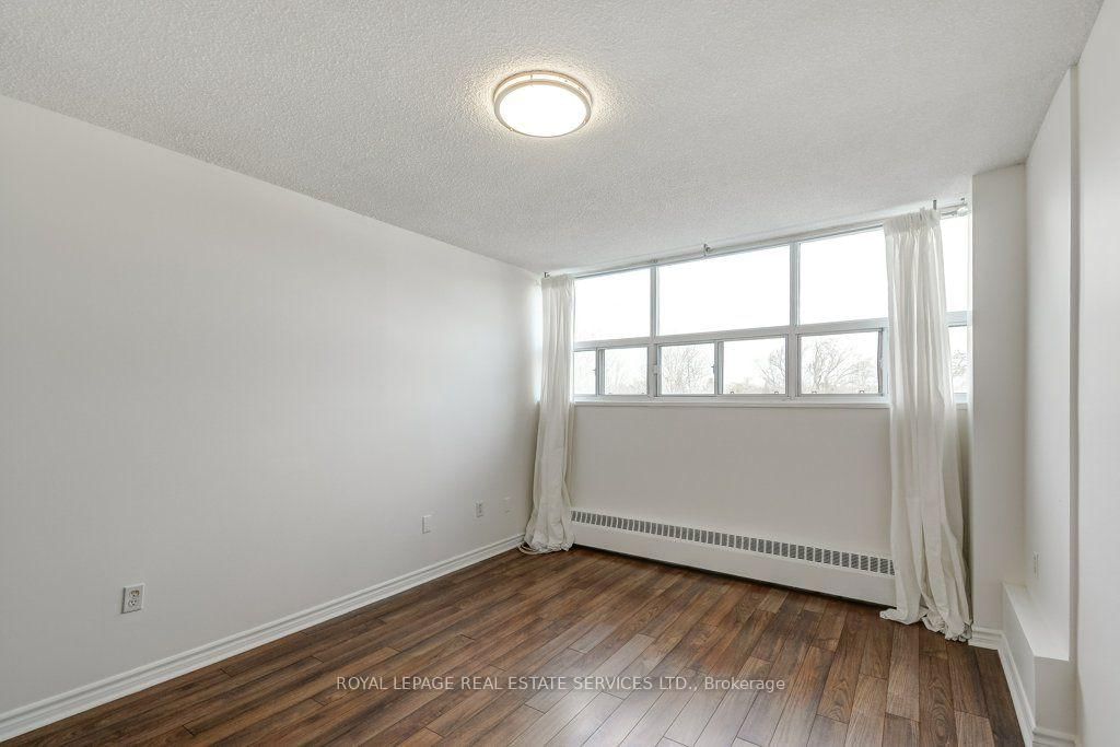 212 Kerr Street • #404 • Oakville, ON photo 21