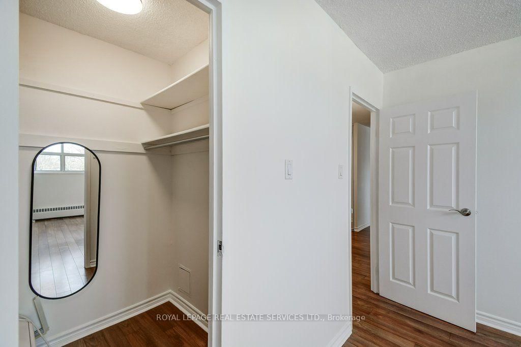 212 Kerr Street • #404 • Oakville, ON photo 23