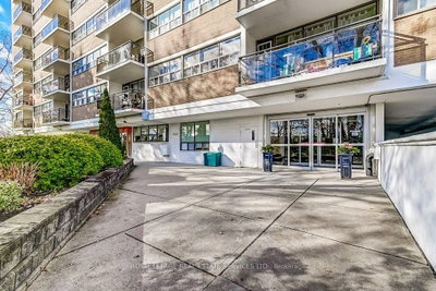 212 Kerr Street • #404 • Oakville, ON photo 4