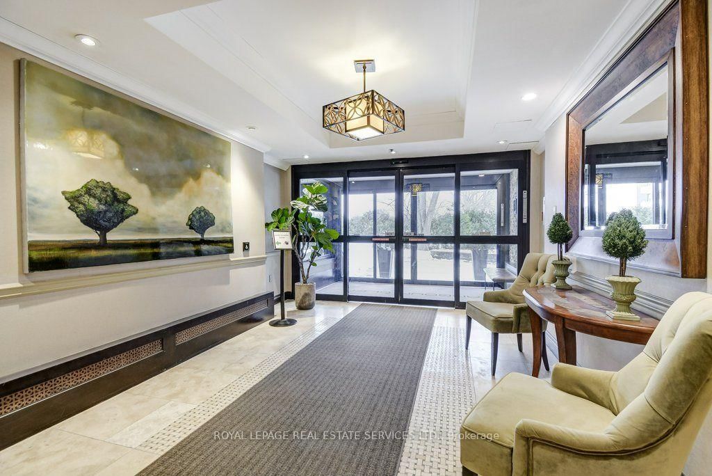 212 Kerr Street • #404 • Oakville, ON photo 6