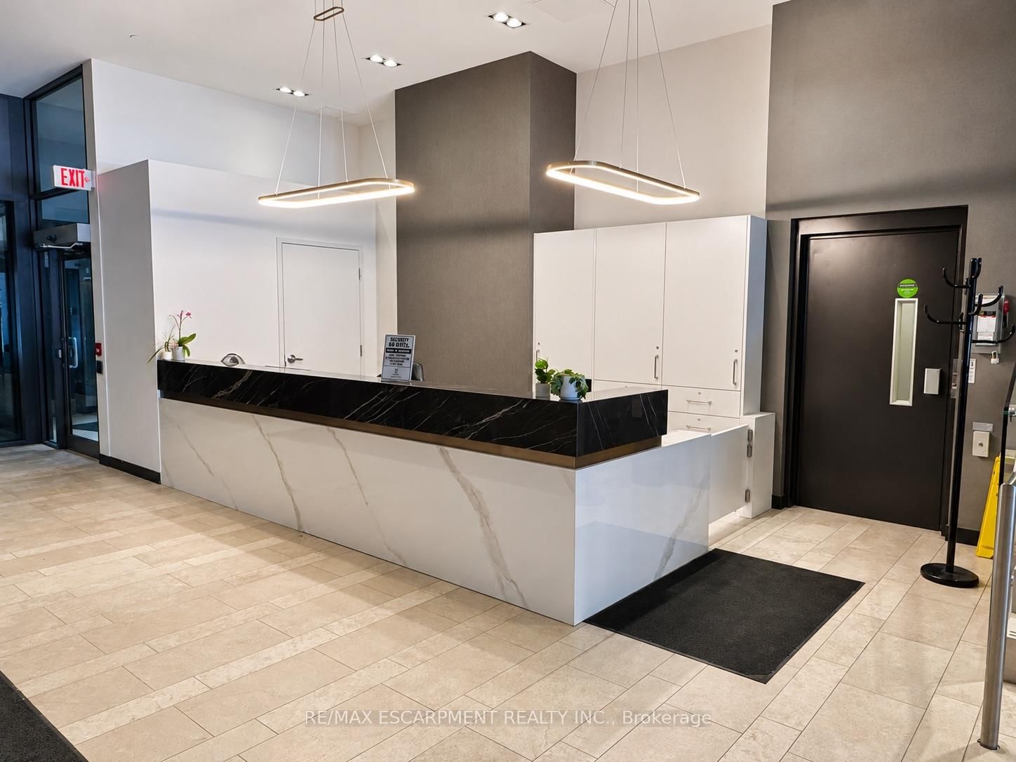 1940 Ironstone Drive • #809 • Burlington, ON photo 10