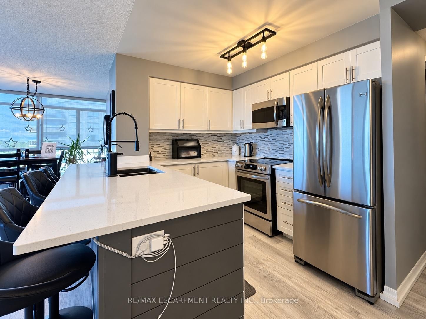 1940 Ironstone Drive • #809 • Burlington, ON photo 14