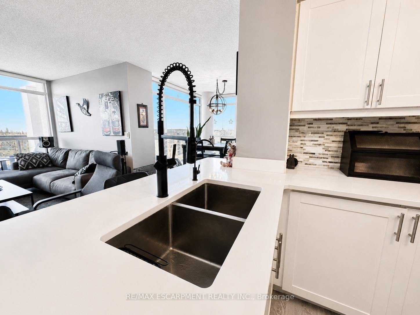 1940 Ironstone Drive • #809 • Burlington, ON photo 16