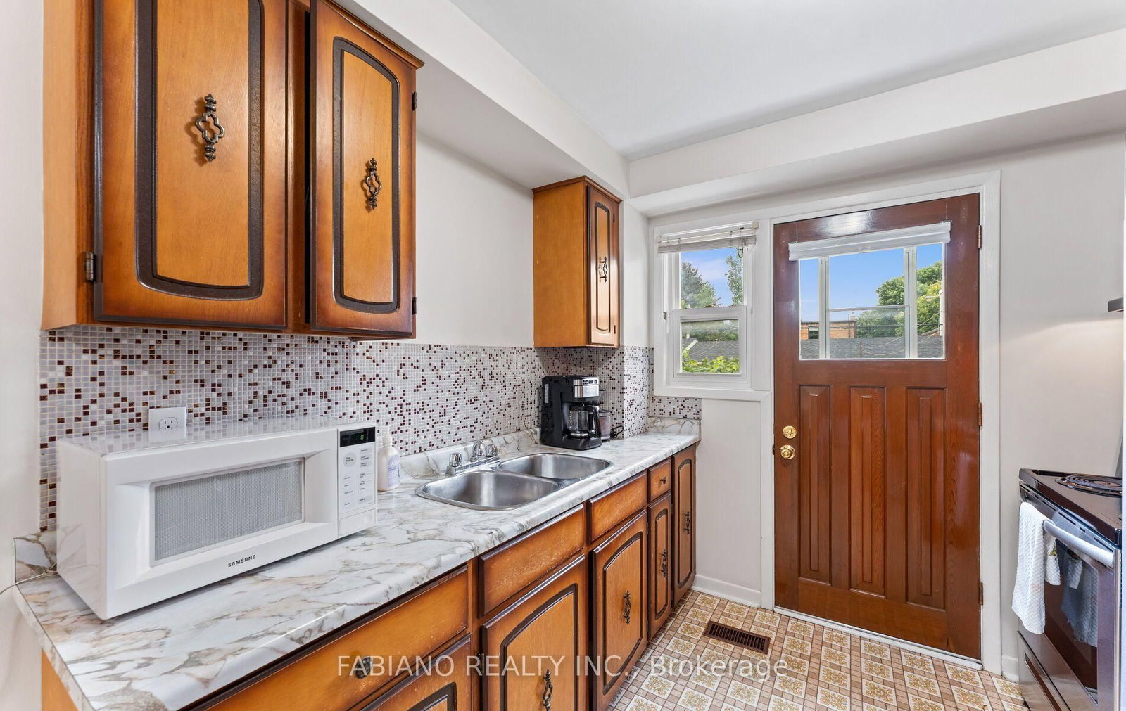 549 Gladstone Avenue • Toronto, ON photo 11