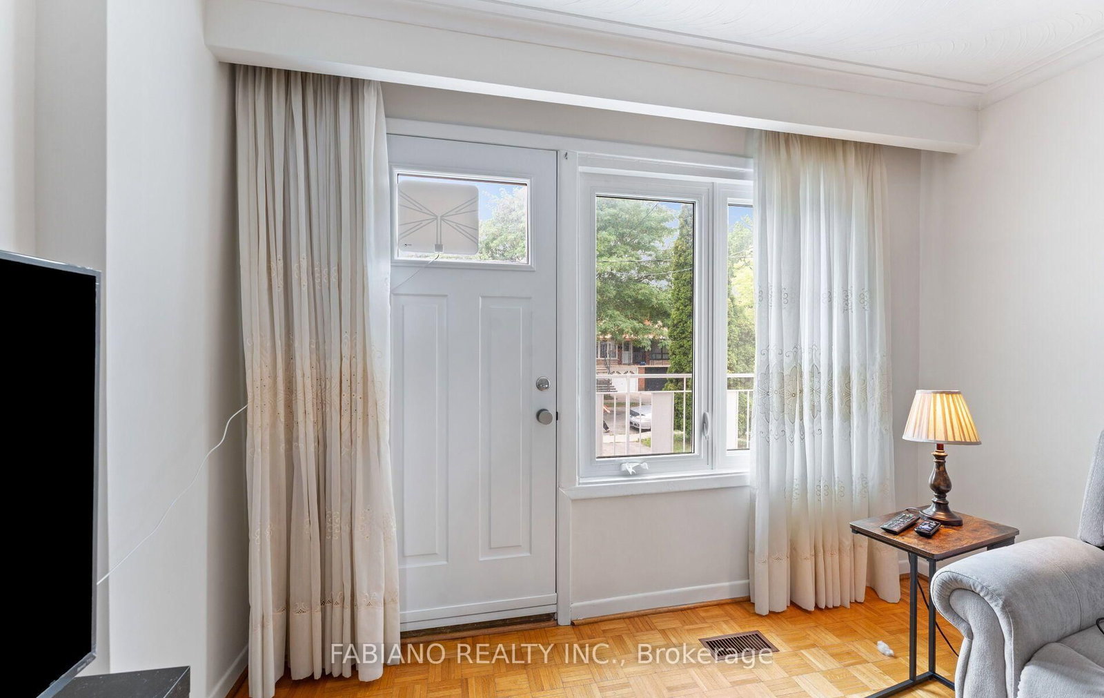 549 Gladstone Avenue • Toronto, ON photo 6