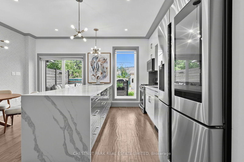 15 19 Toronto,ON M8V 3L4 — Photo 12