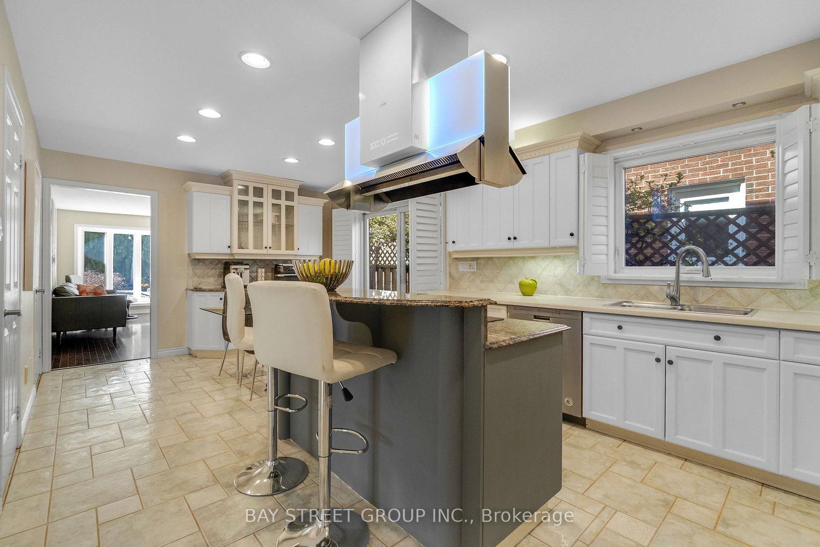 1305 Monks Passage • Oakville, ON photo 17