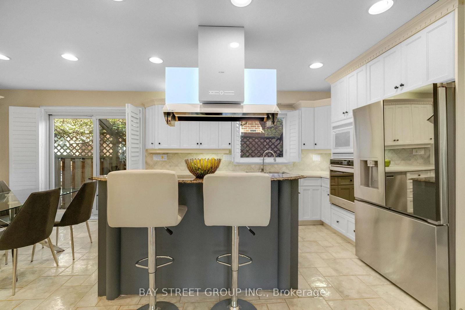 1305 Monks Passage • Oakville, ON photo 18