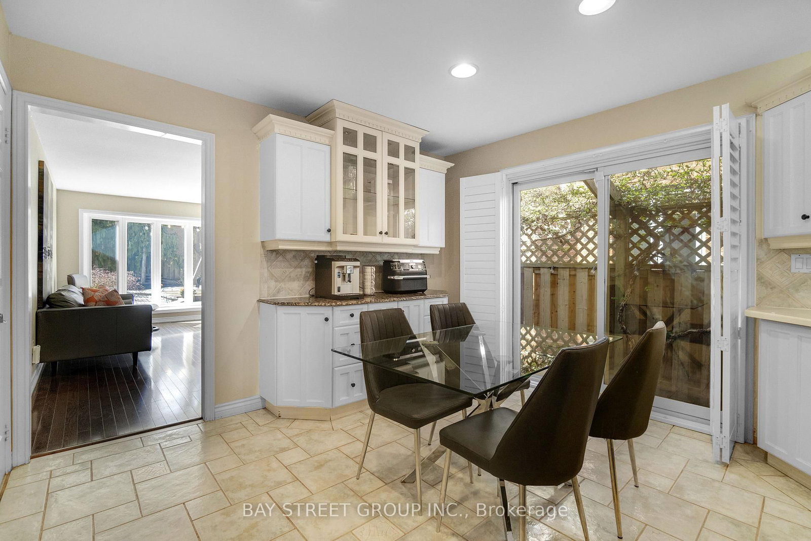 1305 Monks Passage • Oakville, ON photo 21