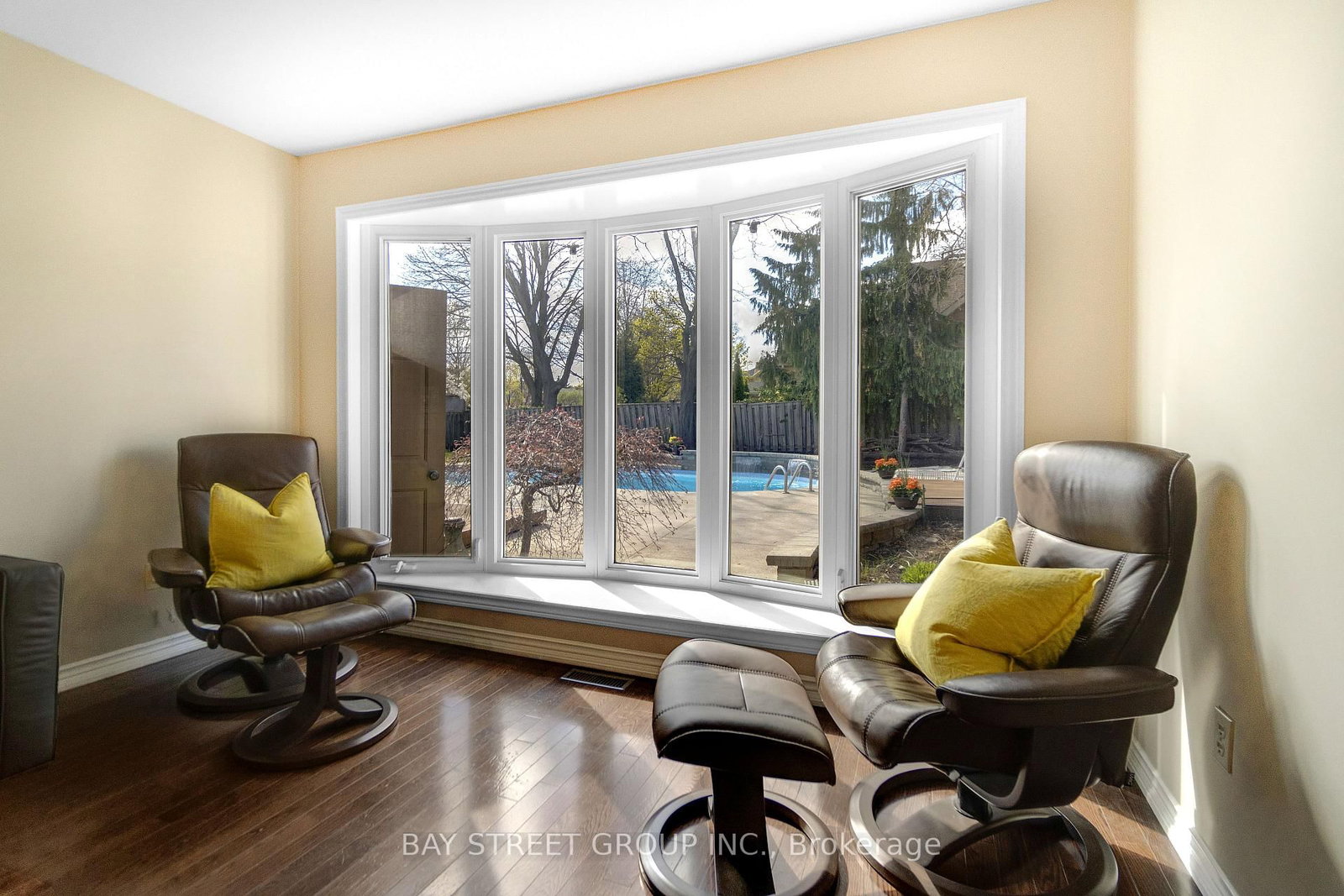 1305 Monks Passage • Oakville, ON photo 23