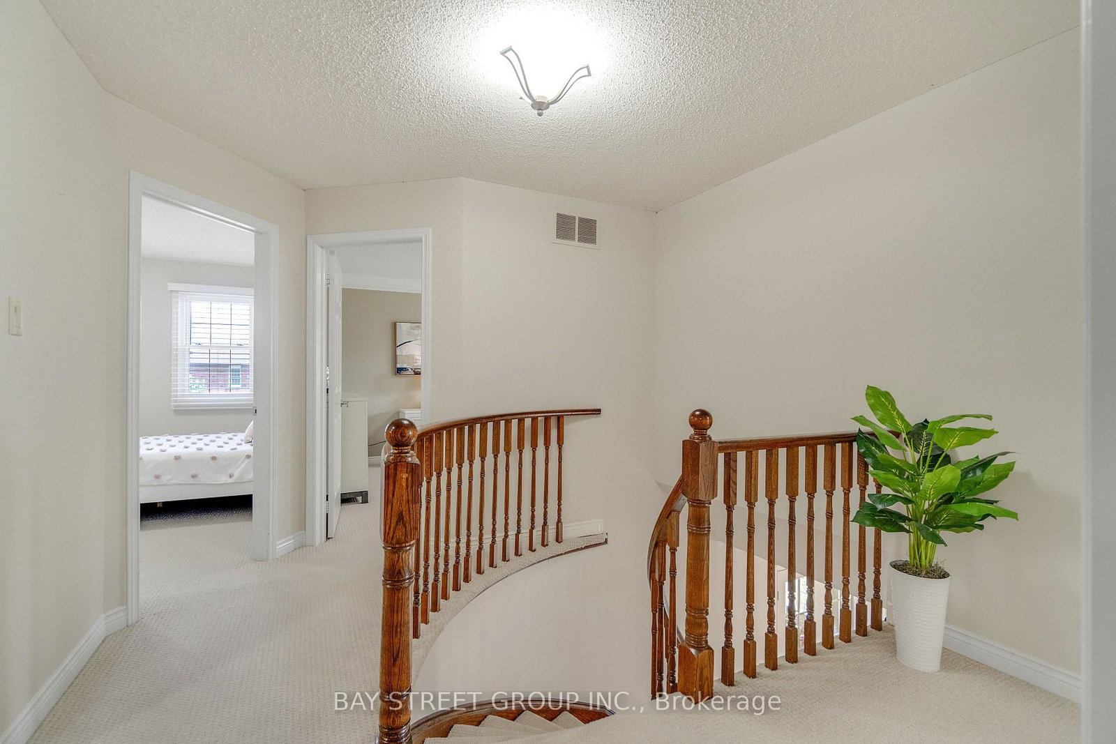 1305 Monks Passage • Oakville, ON photo 29