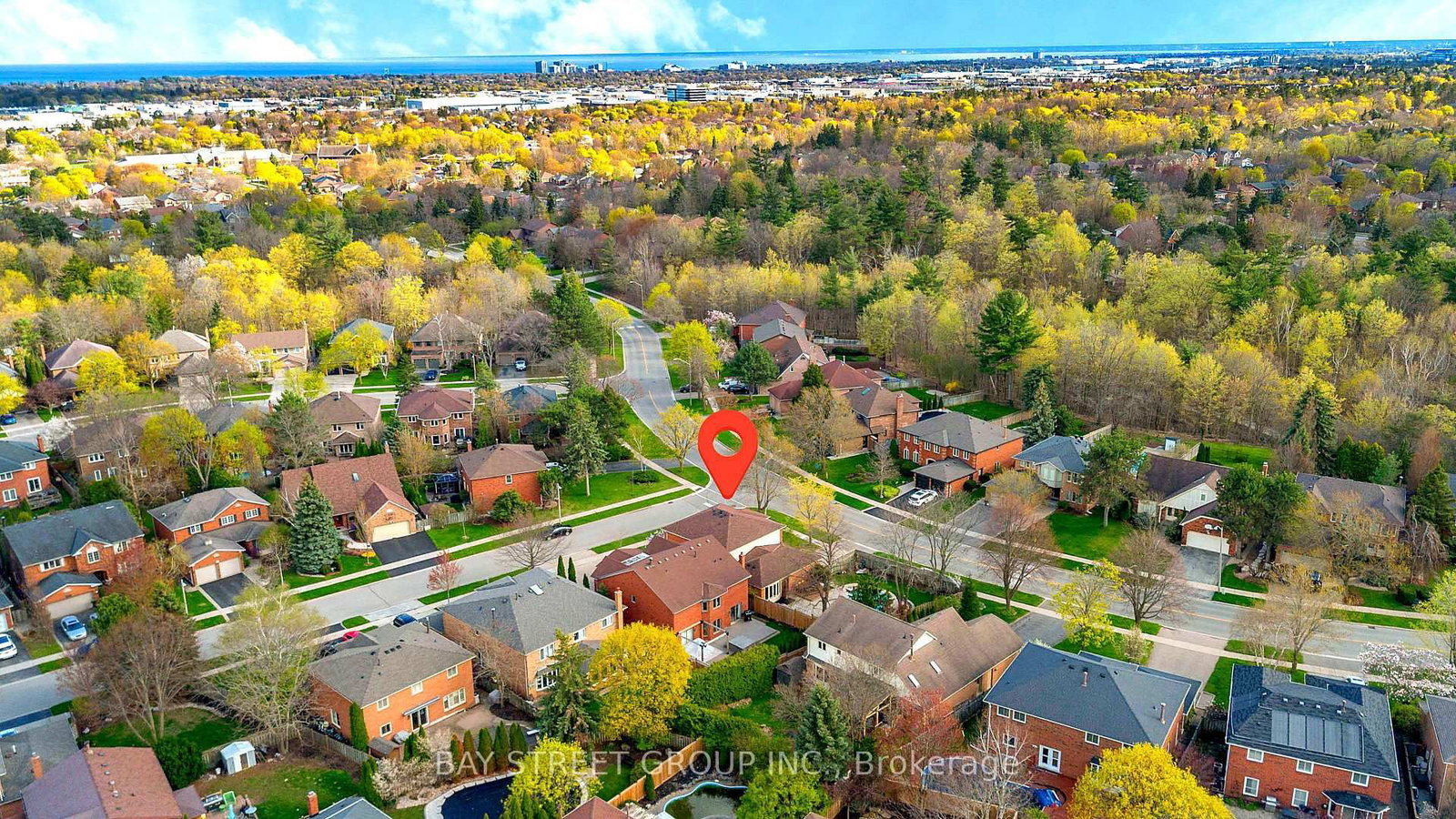 1305 Monks Passage • Oakville, ON photo 5
