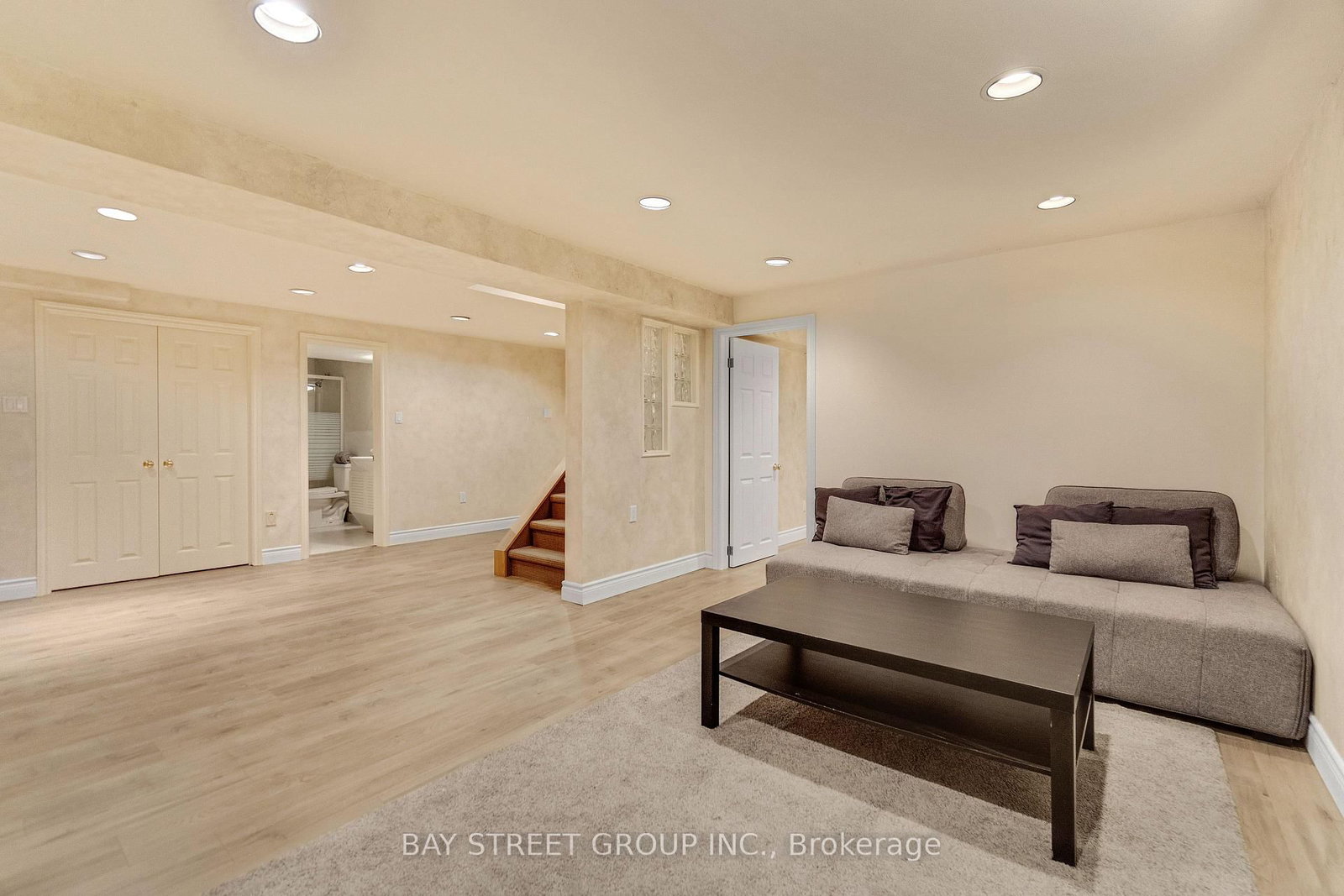1305 Monks Passage • Oakville, ON photo 41