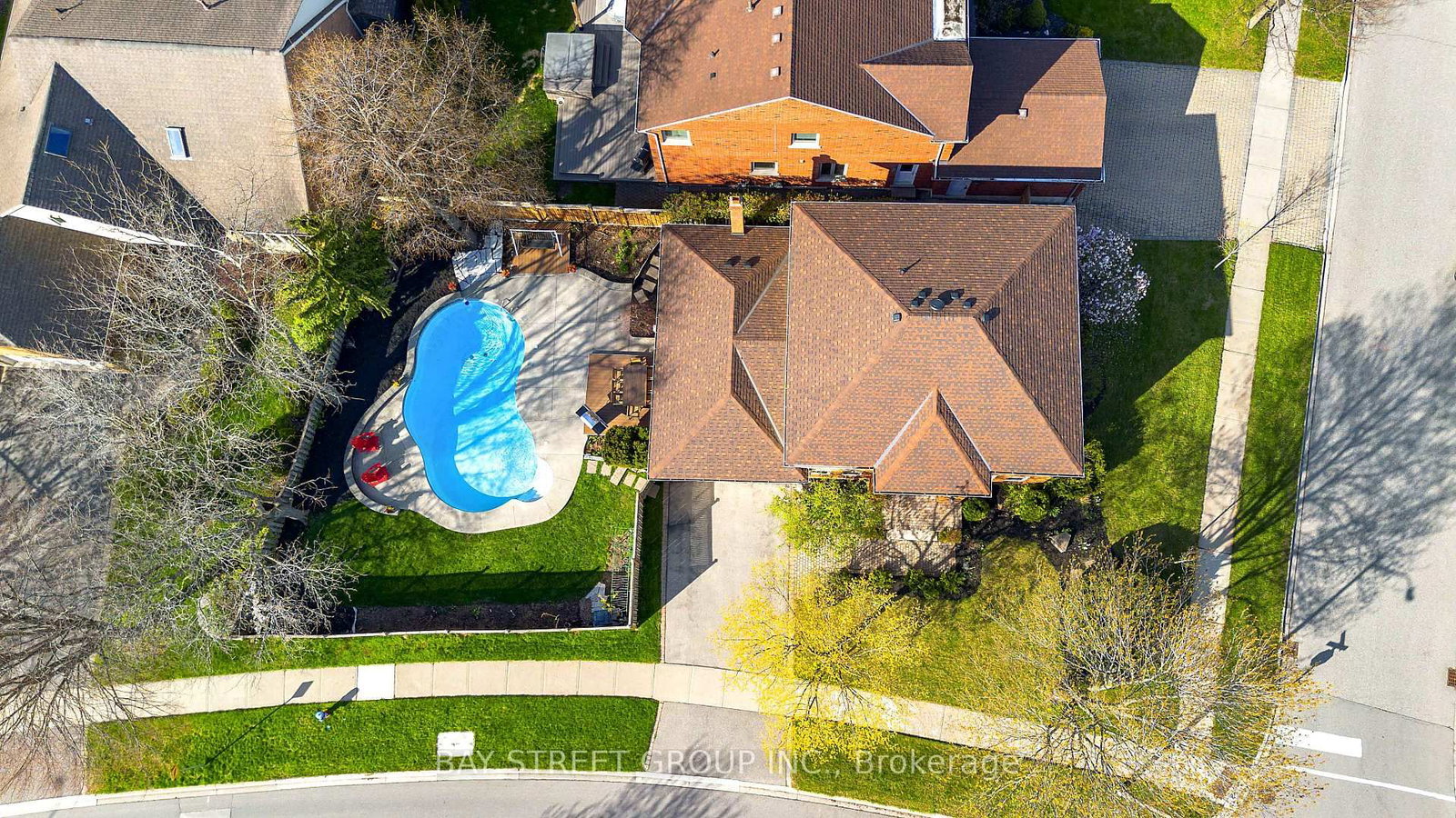 1305 Monks Passage • Oakville, ON photo 7