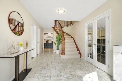 1305 Monks Passage • Oakville, ON photo 9