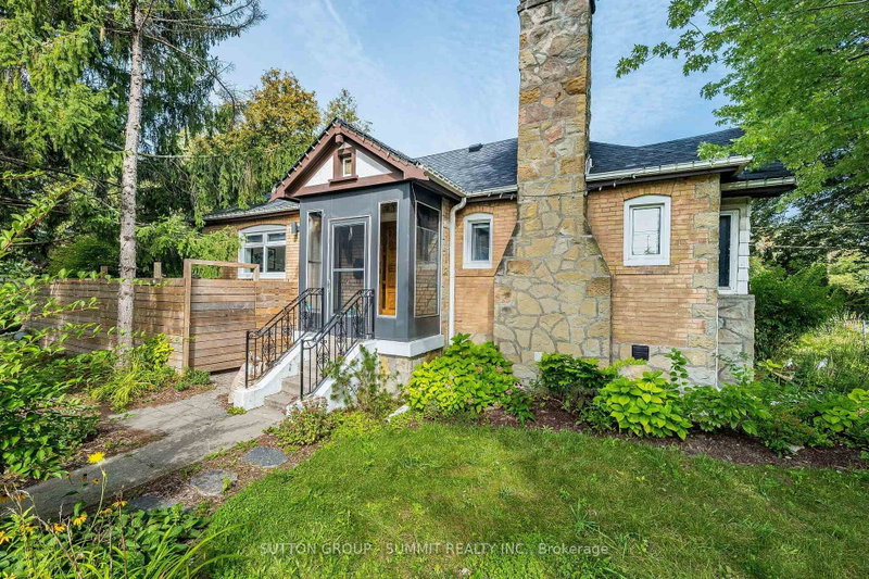 32 ELLIS Avenue