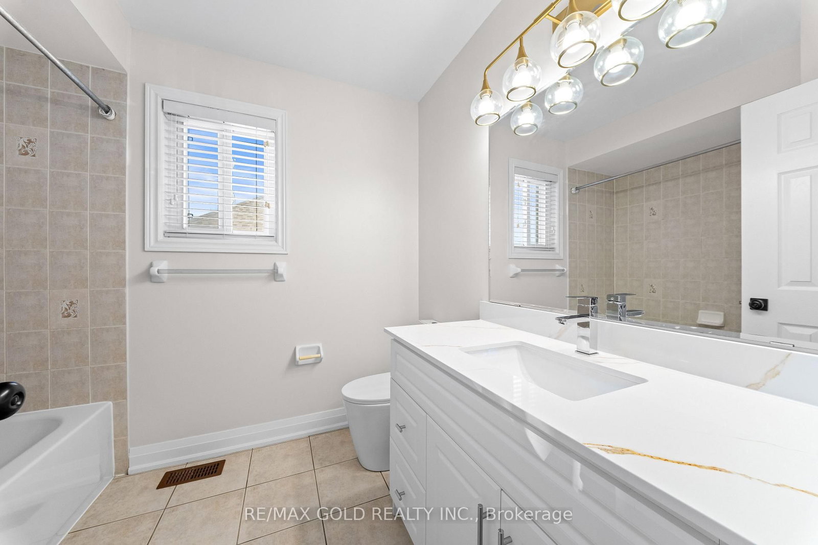 3 Tan Lane • Brampton, ON photo 16